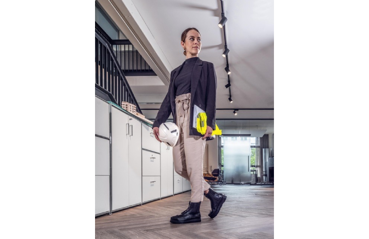 STYLISH SAFETY FOOTWEAR RANGE ENABLES WOMEN TO MOVE EFFORTLESSLY FROM OFFICE TO SITE  STYLISH SAFETY FOOTWEAR RANGE ENABLES WOMEN TO MOVE EFFORTLESSLY FROM OFFICE TO SITE